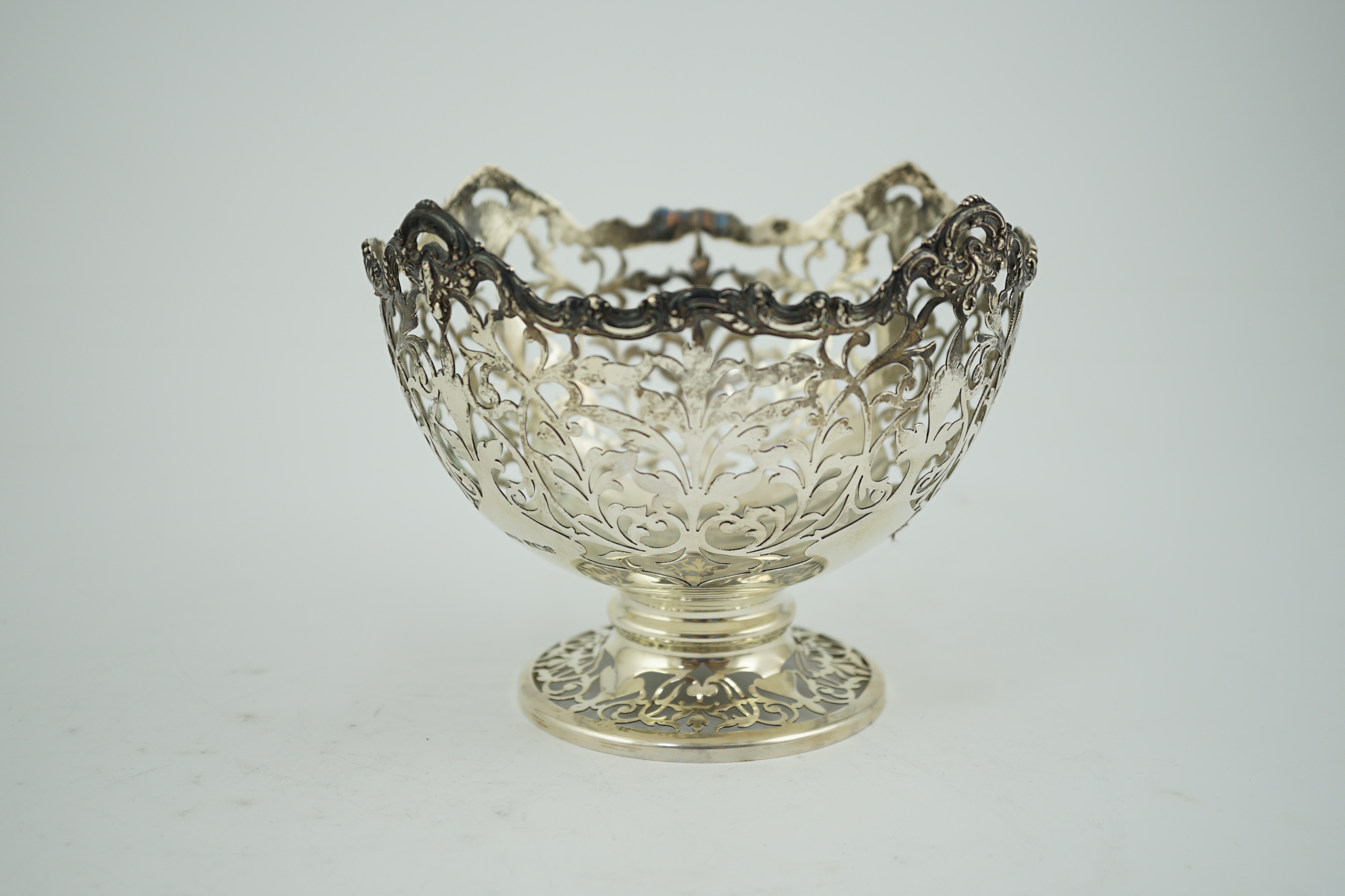 An Edwardian pierced silver pedestal bowl, by R.F. Mosely & Co